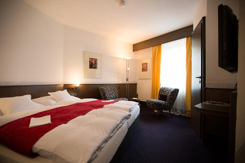 Hotel Buerkle Фелбах Стая снимка